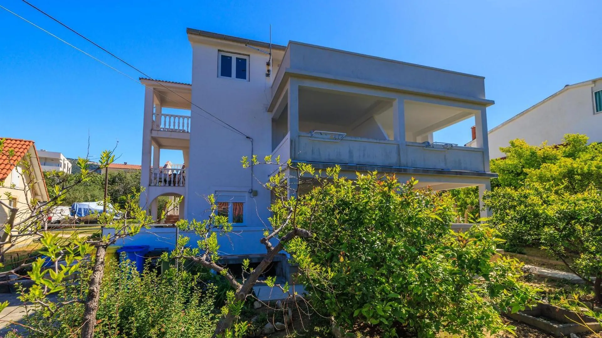 Rooms Mande Banjol 3*,  Croatia